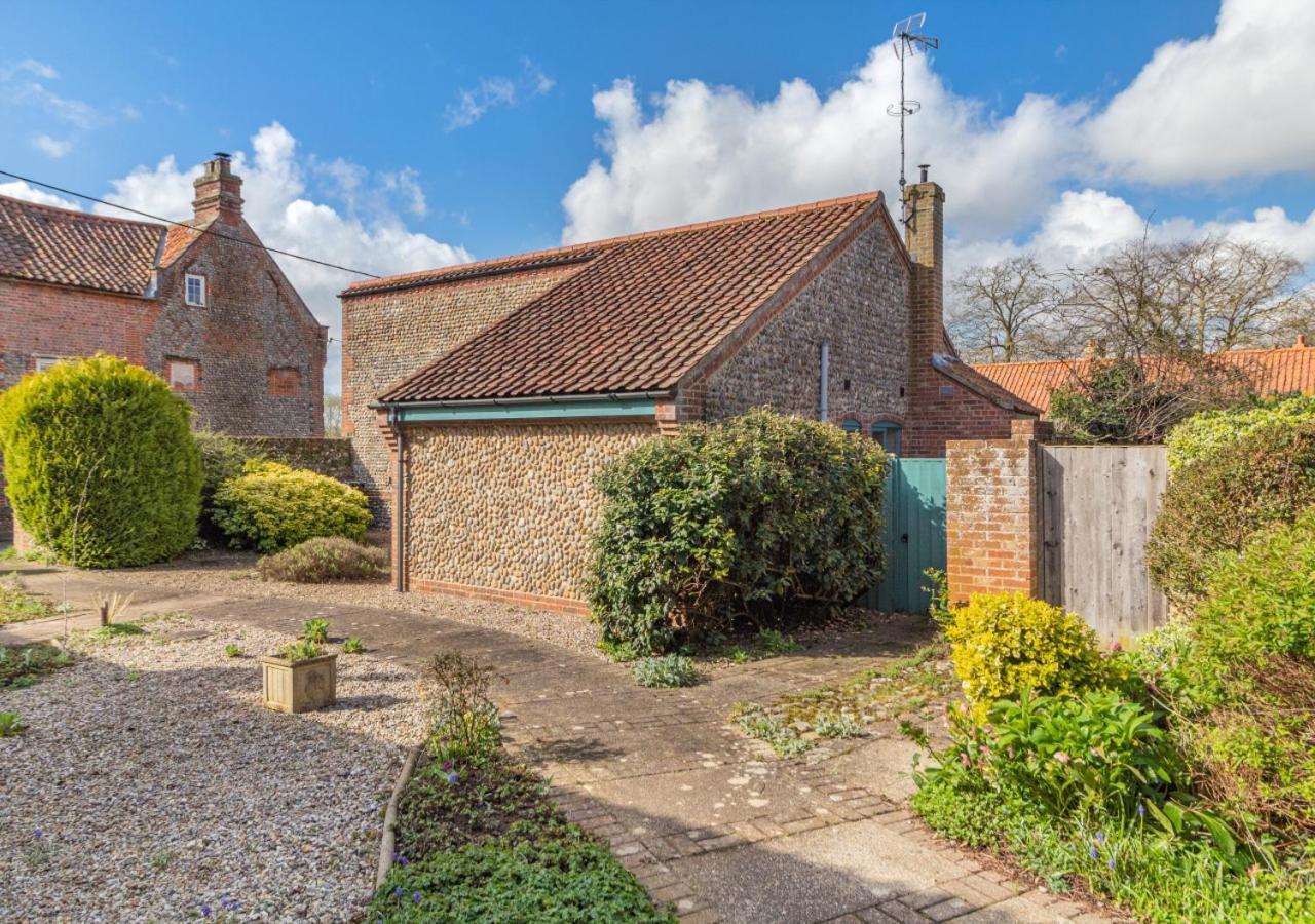 Grove Barn Villa Langham  Exterior photo